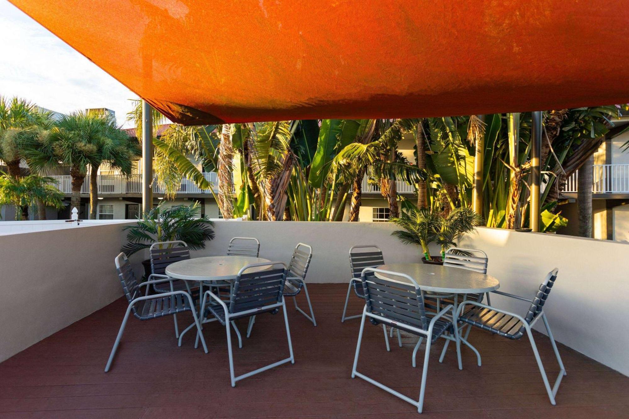 La Quinta Inn By Wyndham Cocoa Beach-Port Canaveral Екстериор снимка