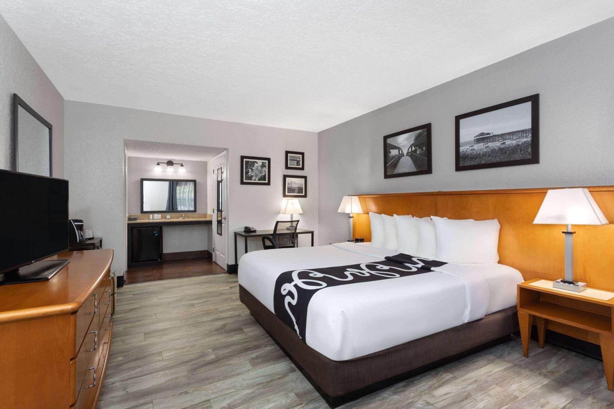 La Quinta Inn By Wyndham Cocoa Beach-Port Canaveral Екстериор снимка