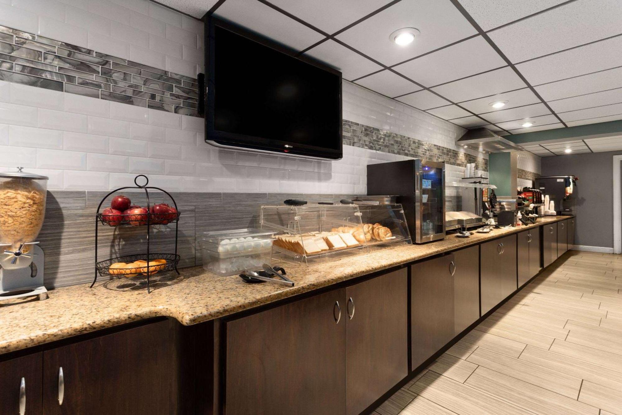 La Quinta Inn By Wyndham Cocoa Beach-Port Canaveral Екстериор снимка